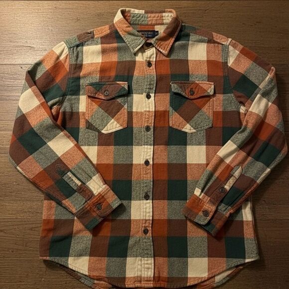 Flannel shirts for women. - Picture 3 of 4